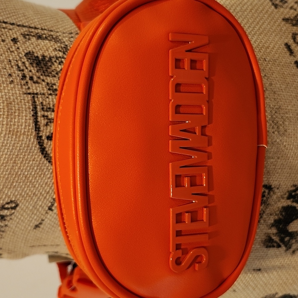 Steve Madden Belt Bag - Picture 2 of 8